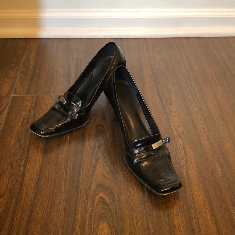 Authentic Coach black patent leather pumps